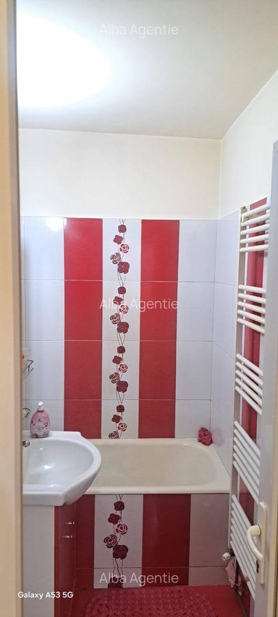 Garsoniera zona  Cetate , etaj.1 - 8