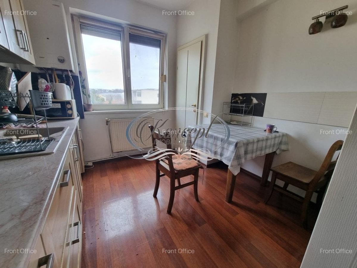 Apartament spatios pe strada Plopilor - 10