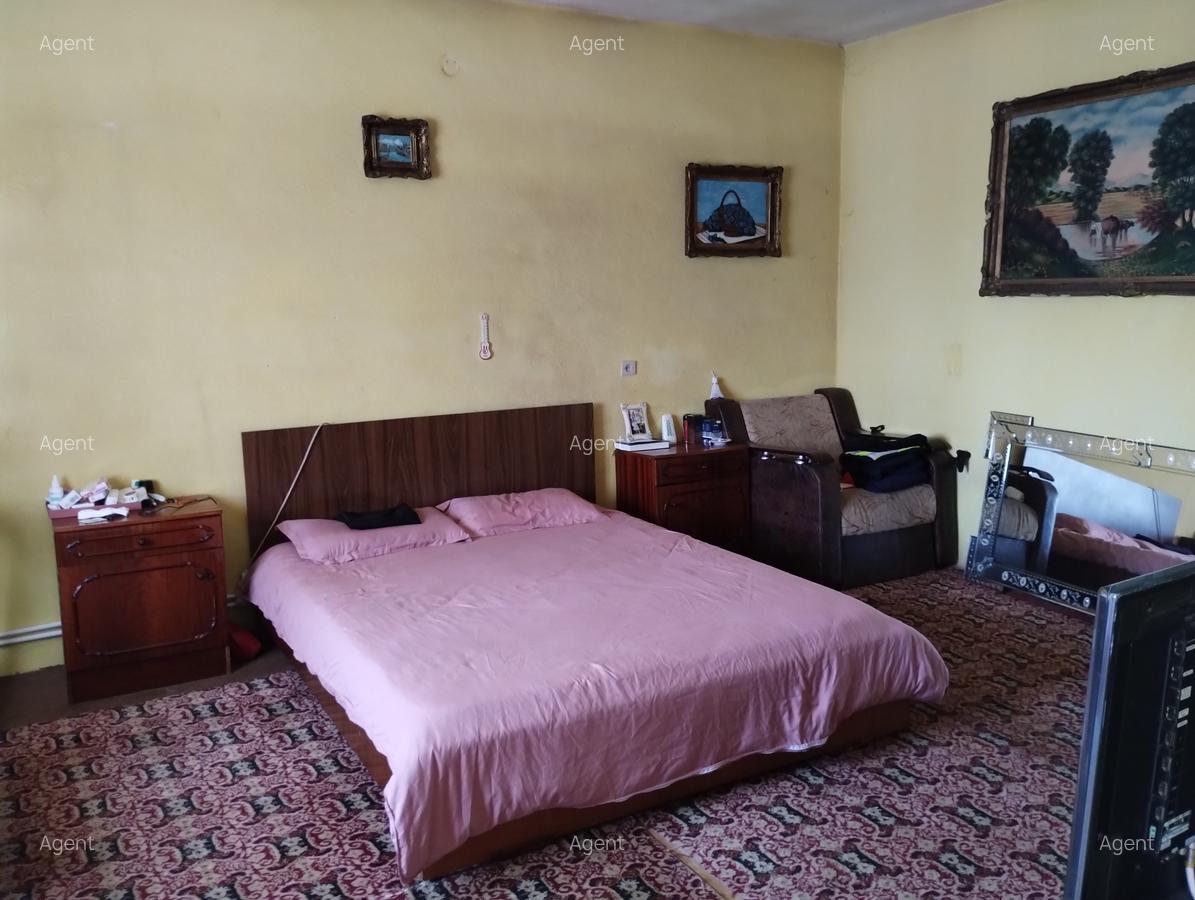 Casă cu 5 camere în Est - 10
