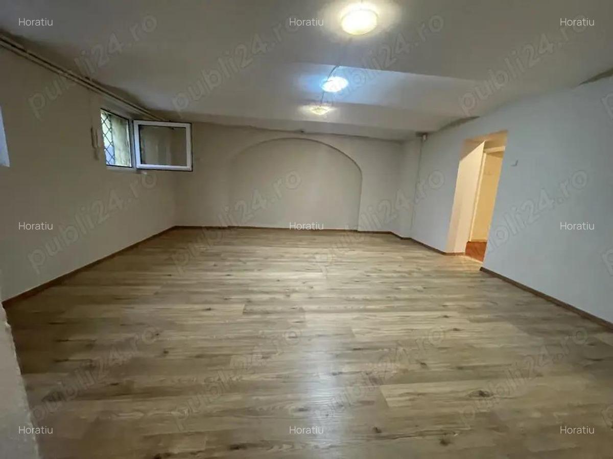 0% comision de la client!In vecinatatea Universitatii de Vest - Politehnica, 4 incaperi - 6
