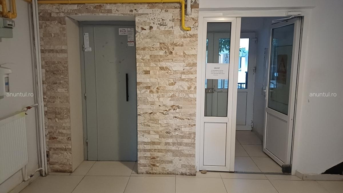 Calea Calarasi 238, an 1992, renovat, 40 mp, et. 3/7, proprietar - 3