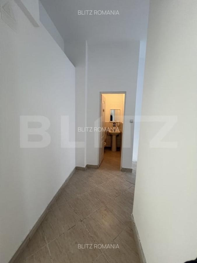 Spatiu comercial ultracentral - 60 mp, vitrina stradala - 3