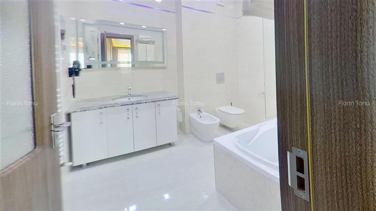 Lux Class, parcare, vedere panoramica zona Coresi, Tractorul Brasov - 11