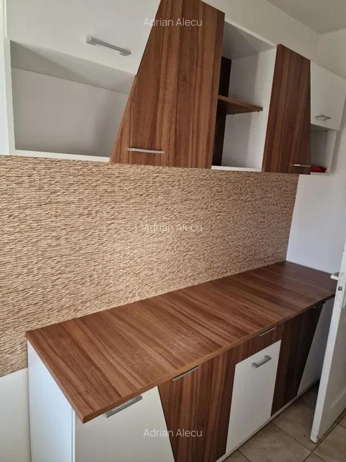 Apartament 3 camere, semidecomandat, 69 mp, ac, metrou aproape, 1 Mai - 6