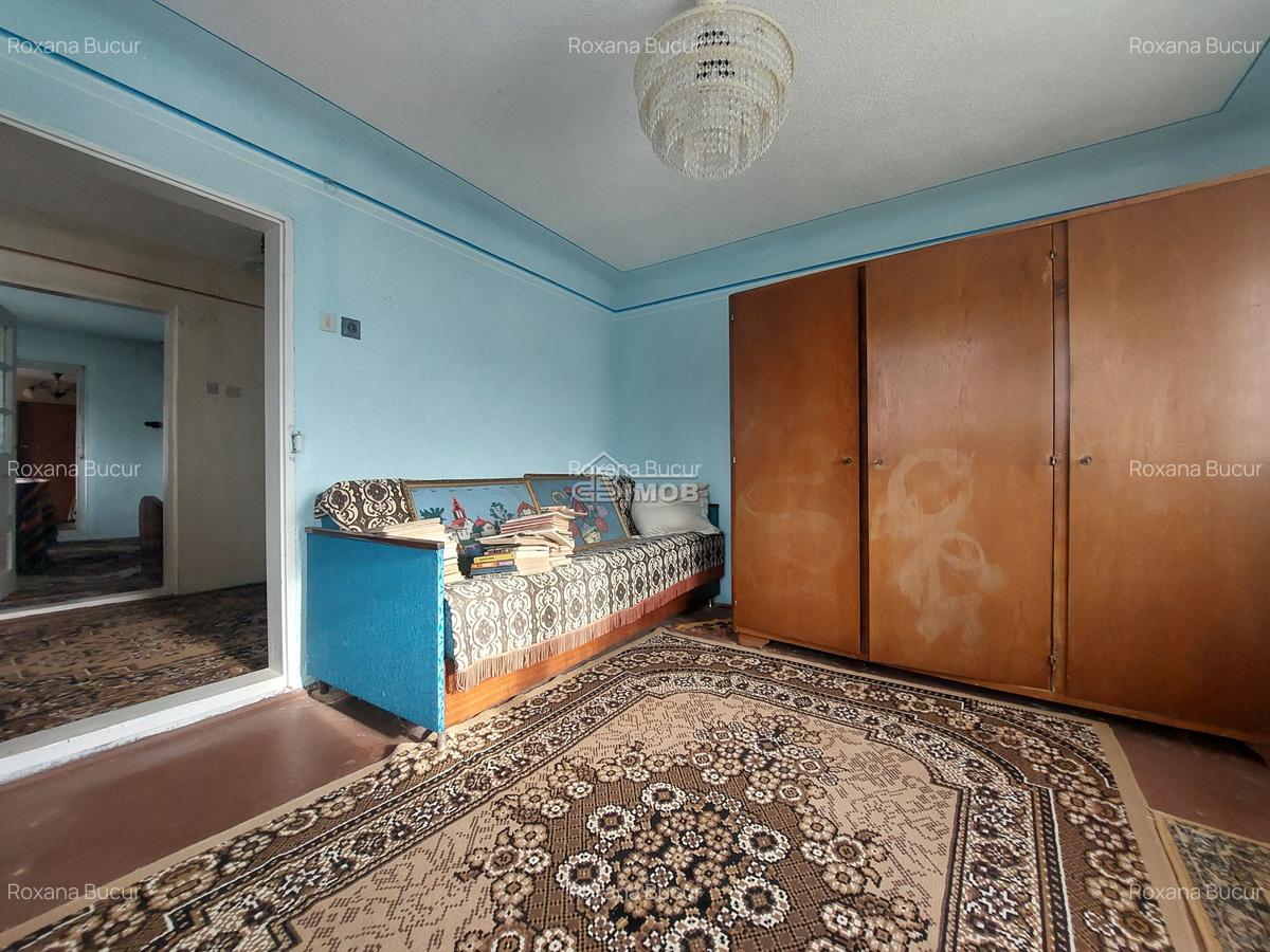 Casă cu 5 camere în Comișani - 2