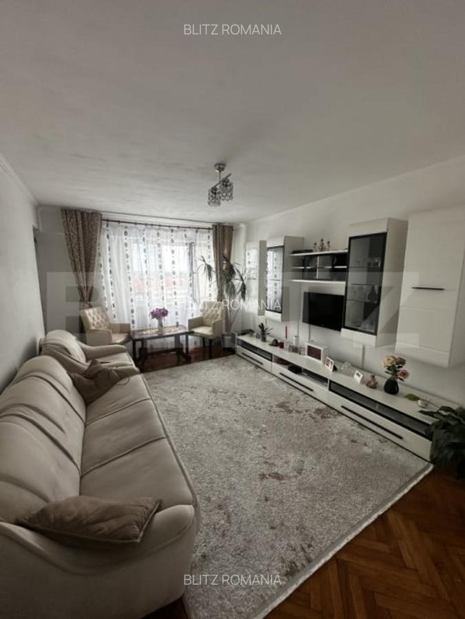 Apartament de vanzare, cu 2 camere, 60 mp, zona Micro 15 - 1