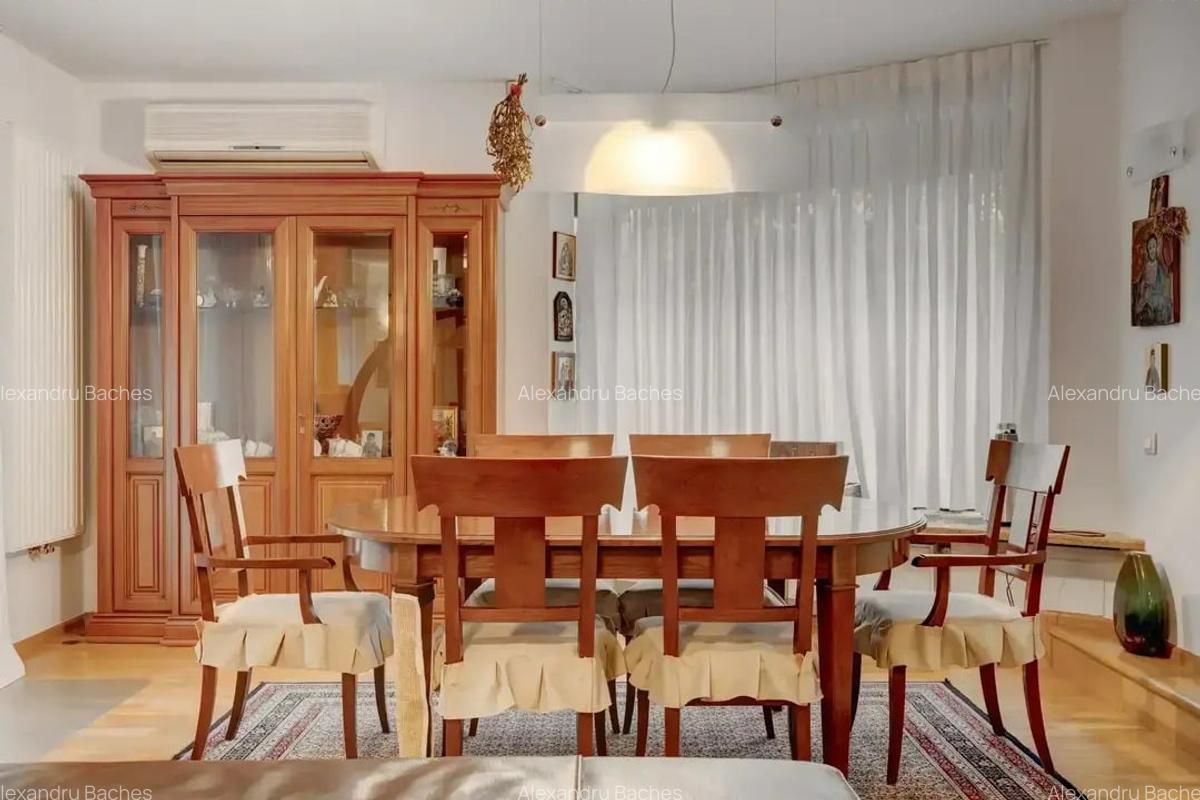 Vila de Lux ideal familie / sediu de firma in zona centrala - 5