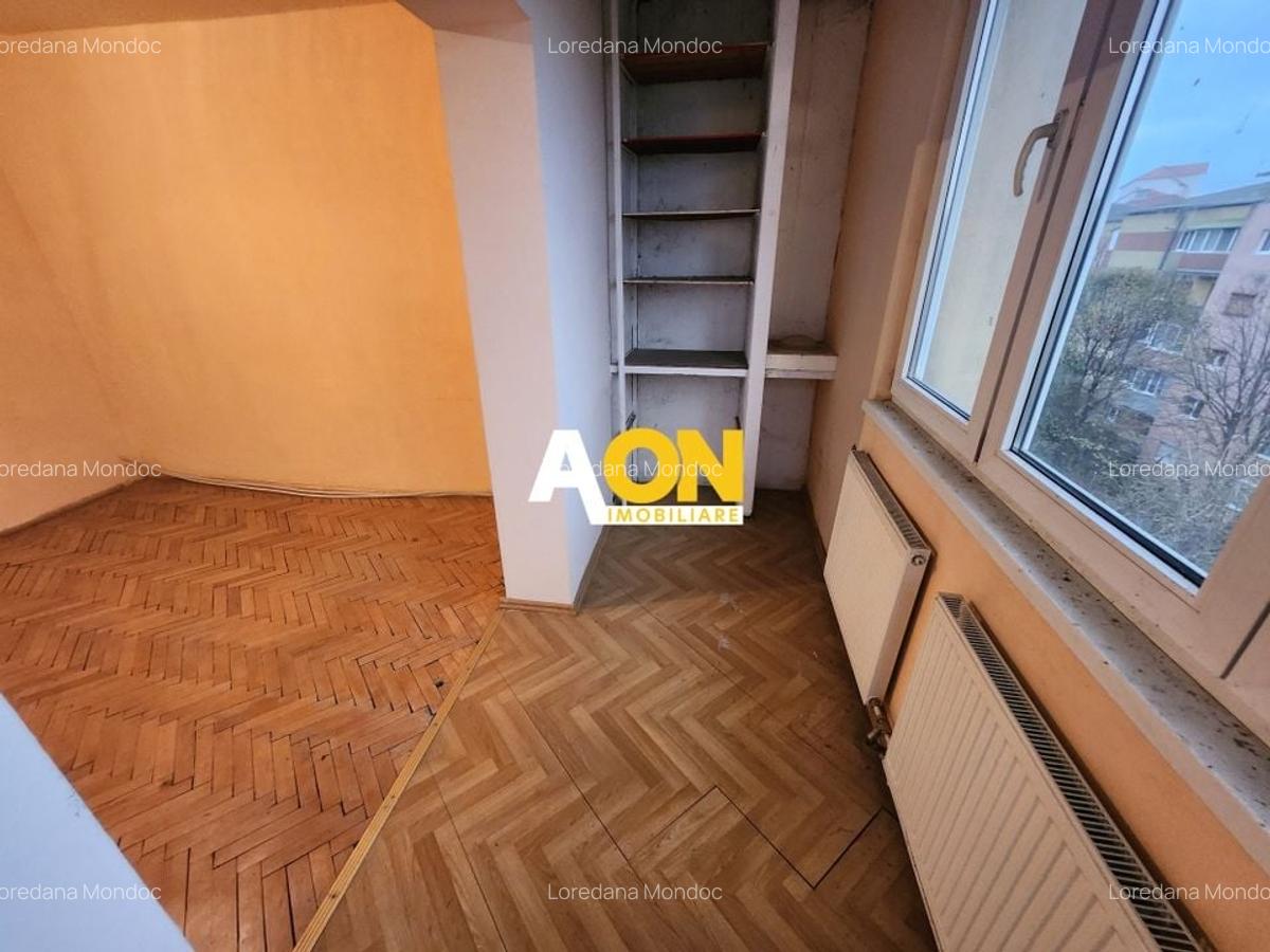 De vanzare apartament 3 camere, Cetate - 7