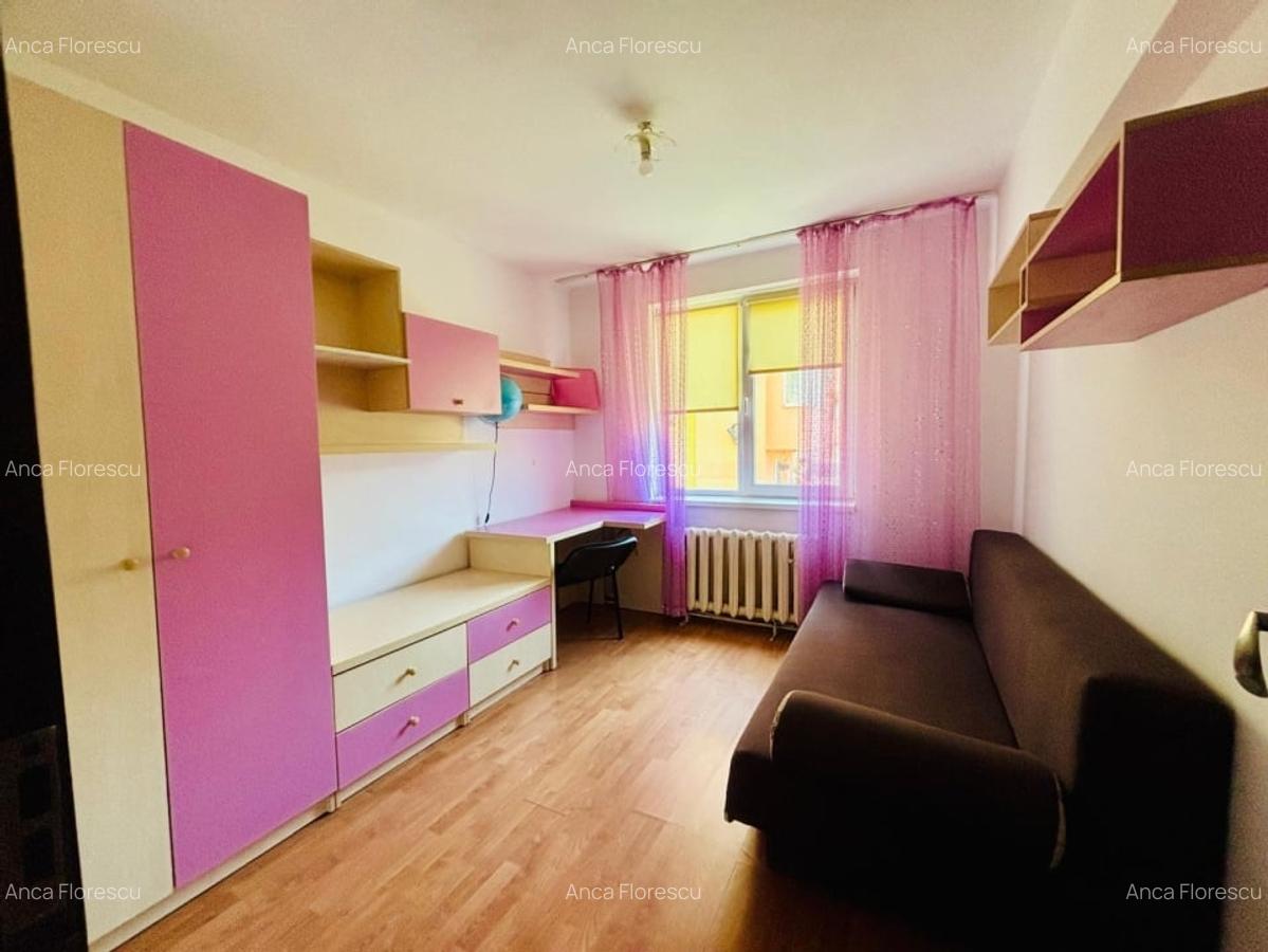 De vanzare apartament 4 camere zona Ultracentrala - 2
