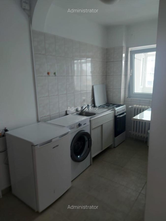 Piata Romana Calea Dorobantilor langa Facultatea ASE,aproape de metrou - 6