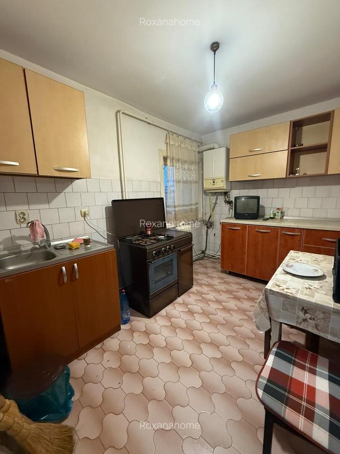 Apartament spațios cu 4 camere – Strada Aurora (lângă Finanțe), etaj 2/4 - 14