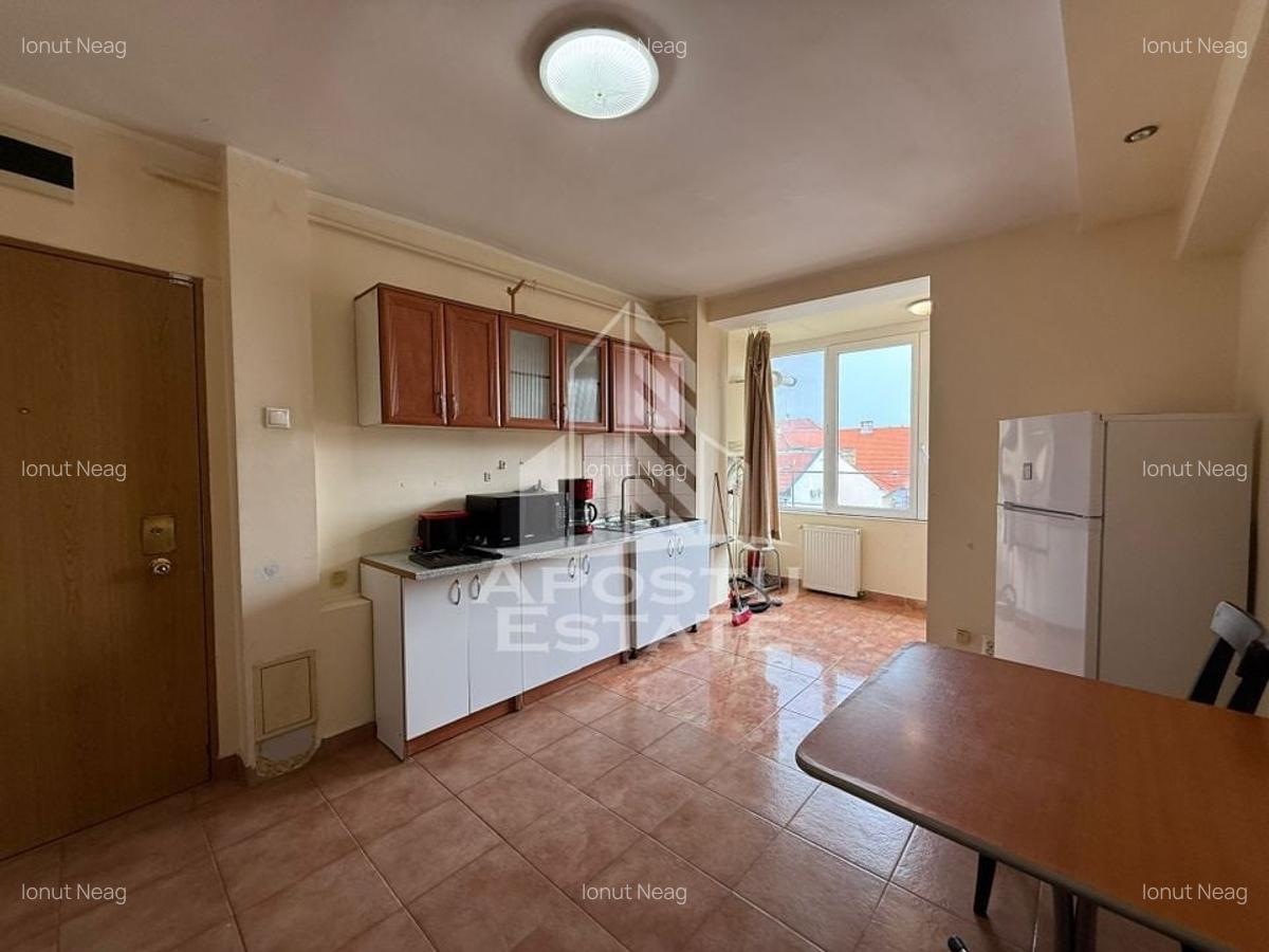 Apartament cu 3 camere, semidecomandat, zona Ultracentrala - 4