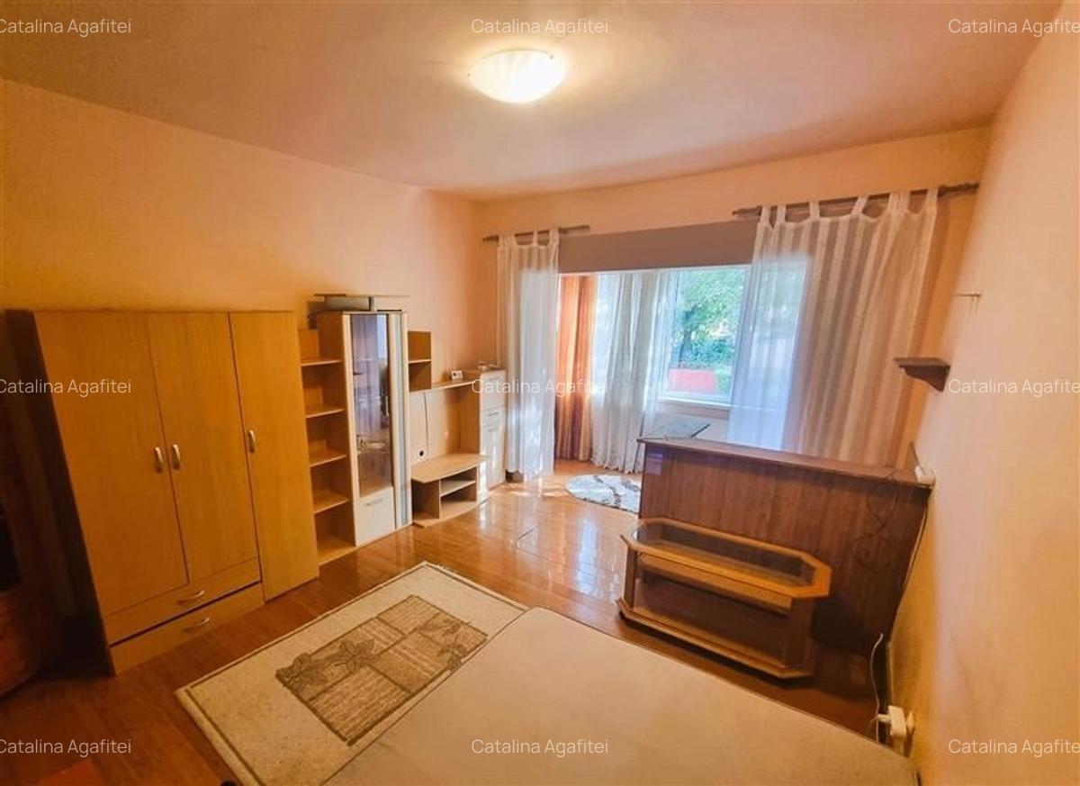 Apartament 2 camere decomandat, etaj 1. Zona Tractorul (Piata) - 2