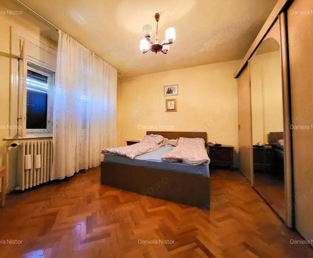 Casa 8 Camere, 3 Apartamente, Singur in curte - 12