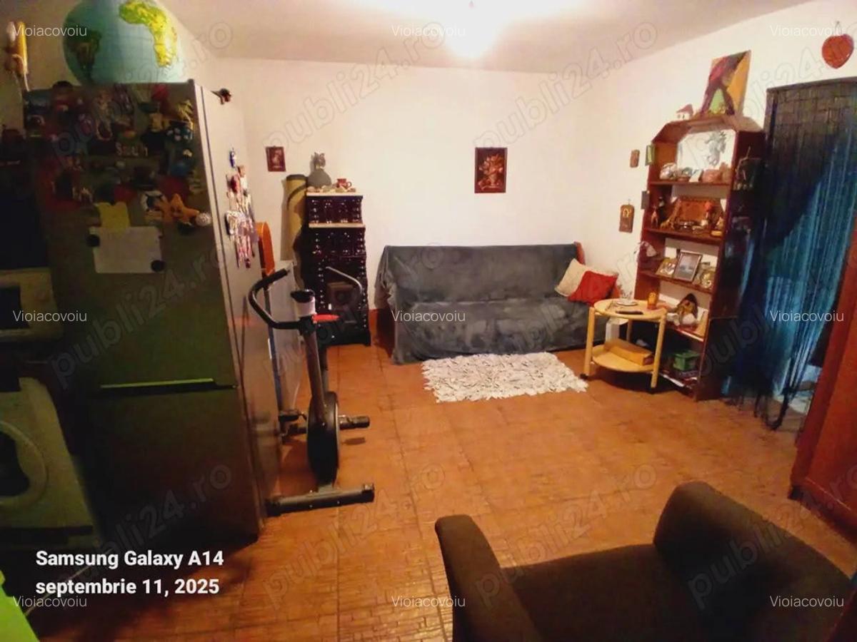 Vand casa cu 2 camere ,300 mp curte - 5