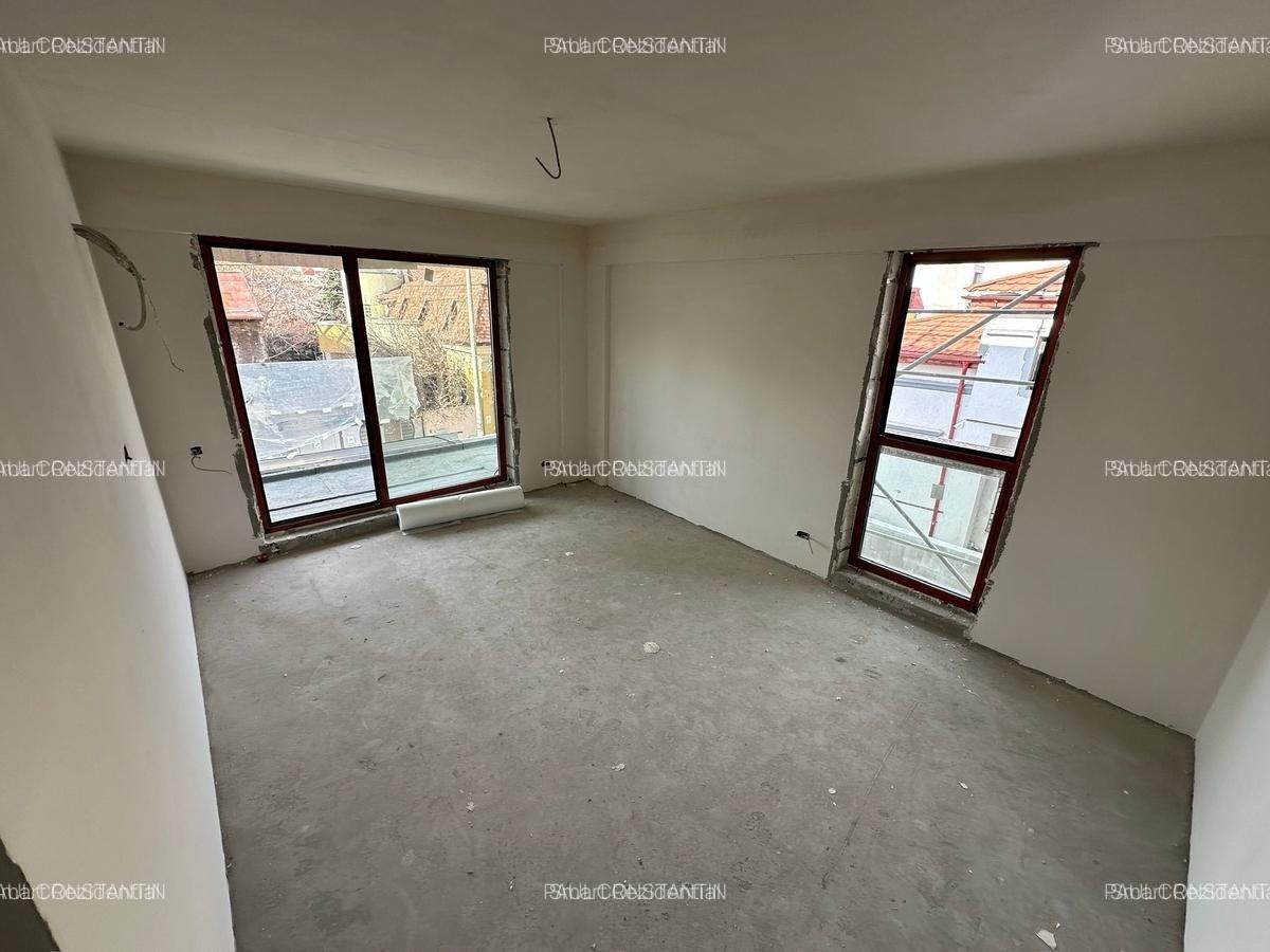 Apartament cu 2 camere decomandat în Decebal - 3