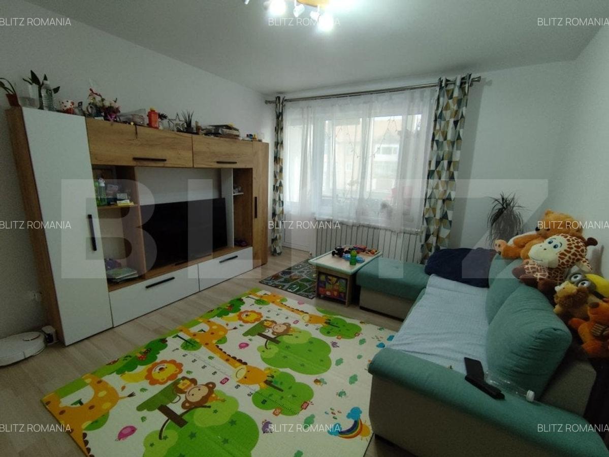 Apartament 3 camere, 60mp, zona Cugir - 1