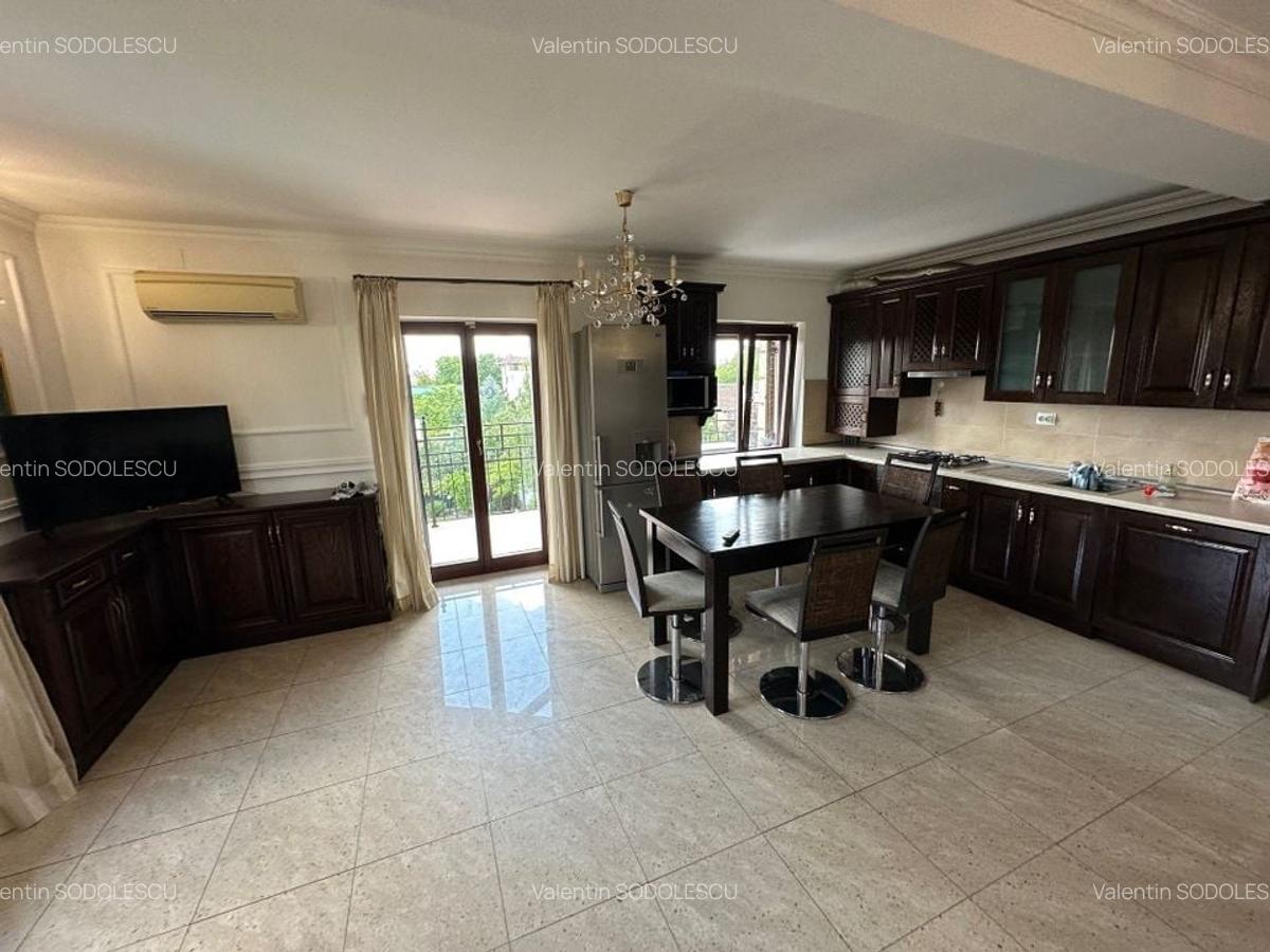 Apartament cu 3 camere decomandat în Lipovei - 2