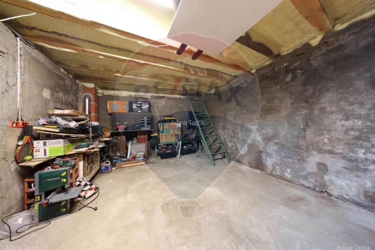 2 case cu curte proprie - locatie centrala - 19