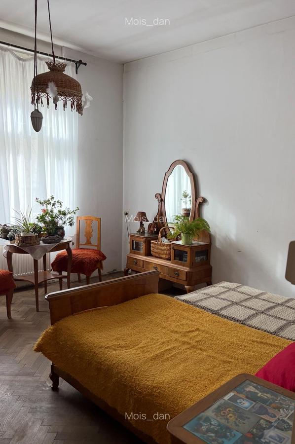 VAND CASA   CU 900 MP TEREN,ZONA PARCUL SUB ARINI - 4