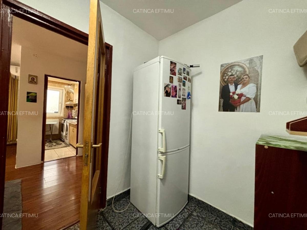 Garsoniera | Bloc mixt | 10 minute metrou 1 Decembrie - 3