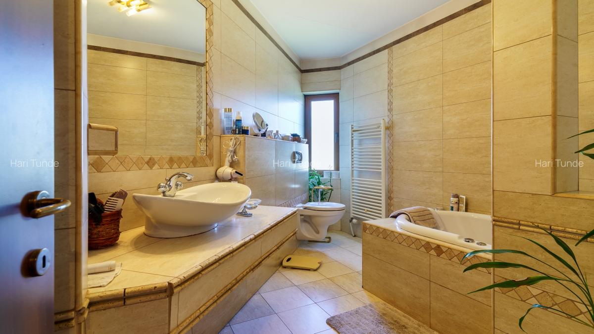 Casa deosebita cu 6 camere de vanzare in zona Andrei Muresanu - 8