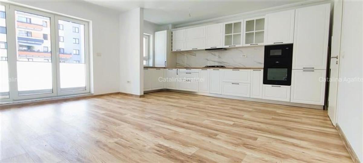 Apartament cu 3 camere decomandat în Tractorul - 2