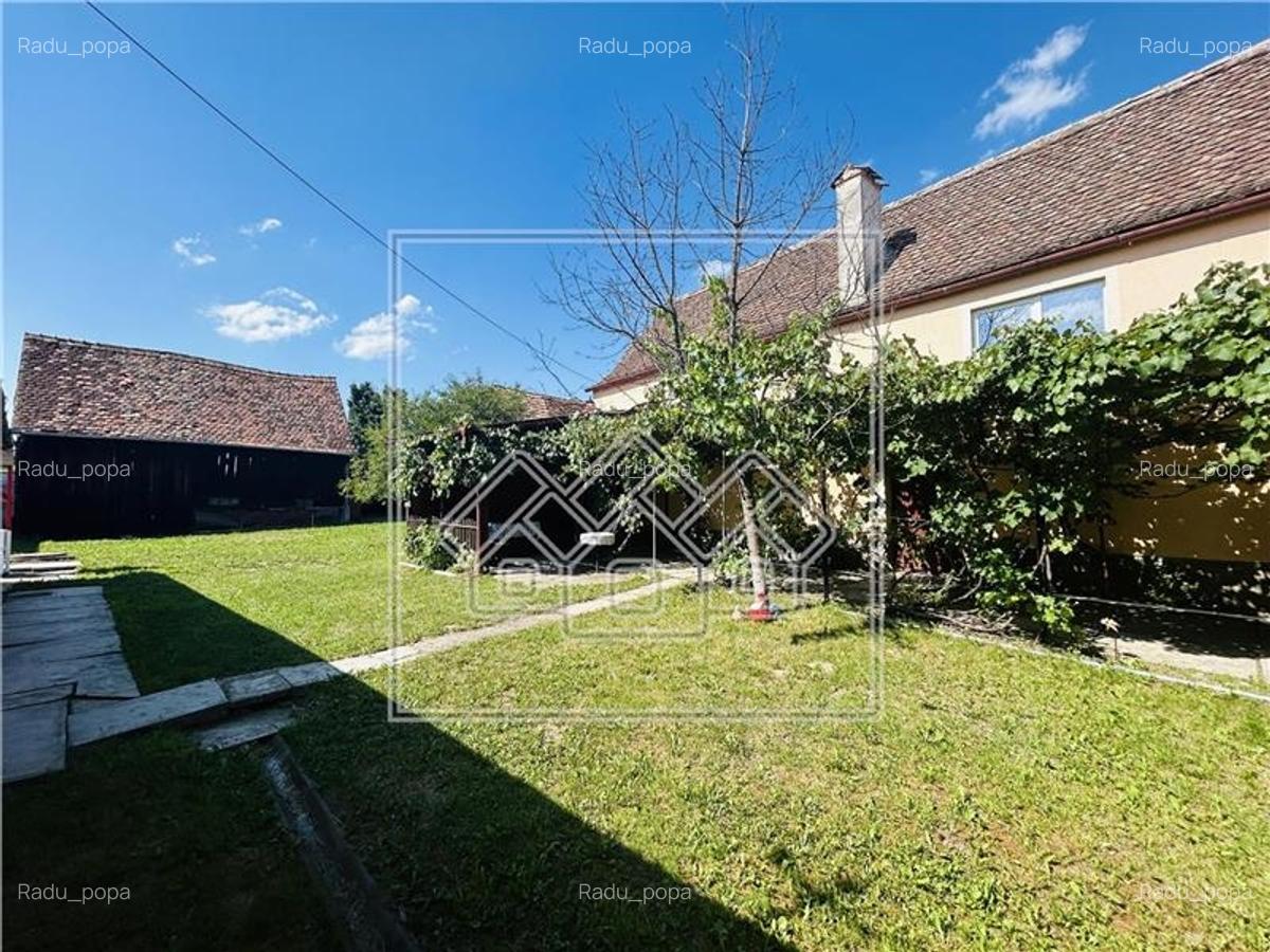 Casa in Sibiu - Vurpar - 2 constructii in curte - Gradina mare - 2