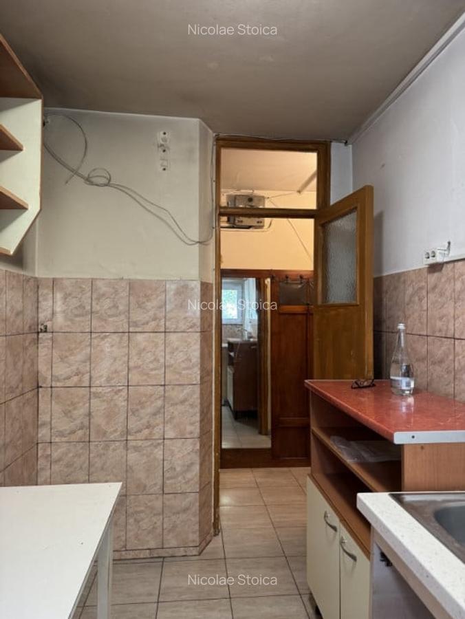 Apartament cu 3 camere semidecomandat, zona piata Astra - 9