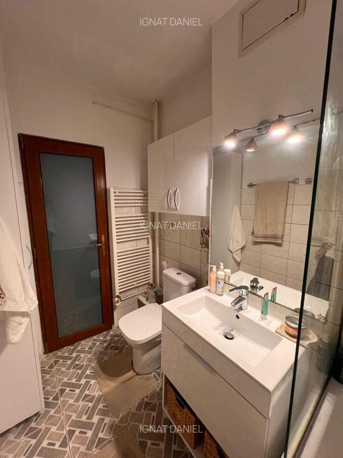 Apartament cu 3 camere, decomandat, etaj 9/10, zona Podu Ros - 7