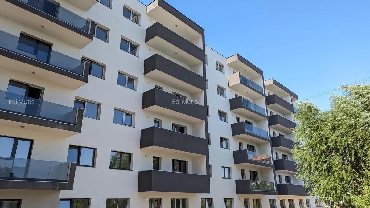 Apartament cu 2 camere decomandat în Apărătorii Patriei - 2