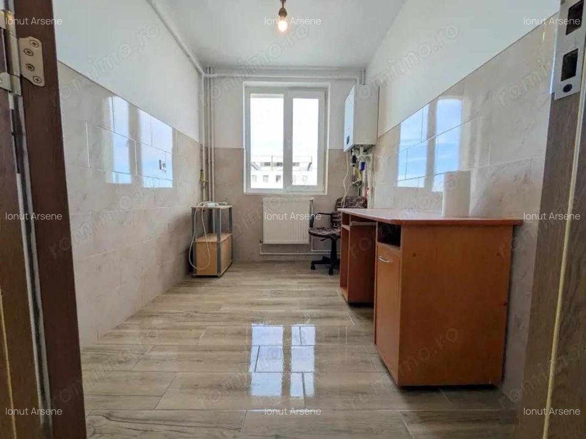 Orizont - STRADAL, Apart 2 cam decomandat, renovat, balcon lung - 3