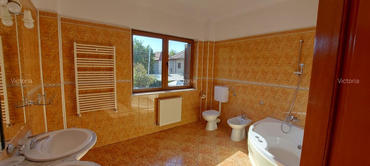 P-ta Alba iulia -strada cu Magnolii,5 camere,renovata,libera,vila eleganta - 8