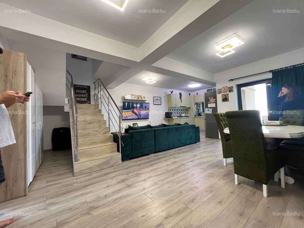 Duplex Mobilat - 5 Camere - 2 Bai - Teren 250 mp - 23