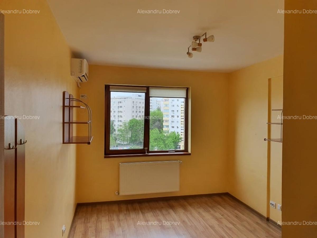 Apartament cu 5 camere decomandat în Titan - 10