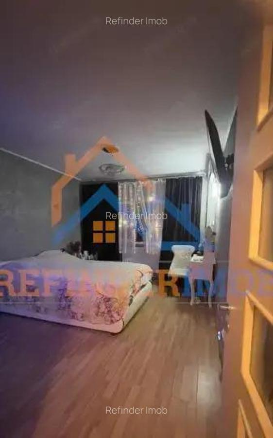 Vanzare apartament 3 camere, zona Parc Sebastian sector 5 - 8