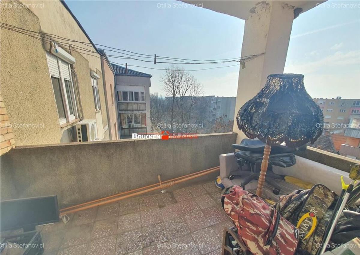 Apartament cu 3 camere de - 12