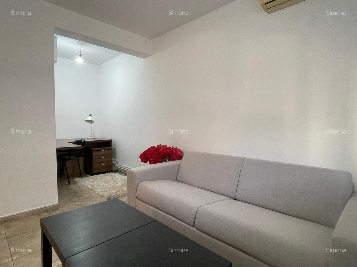 Exclusivitate - Capitol, garsoniera decomandata, stradala, ideala birou, cabinet - 3 Exclusivitate - Capitol, garsoniera decomandata, stradala, ideala birou, cabinet - 3