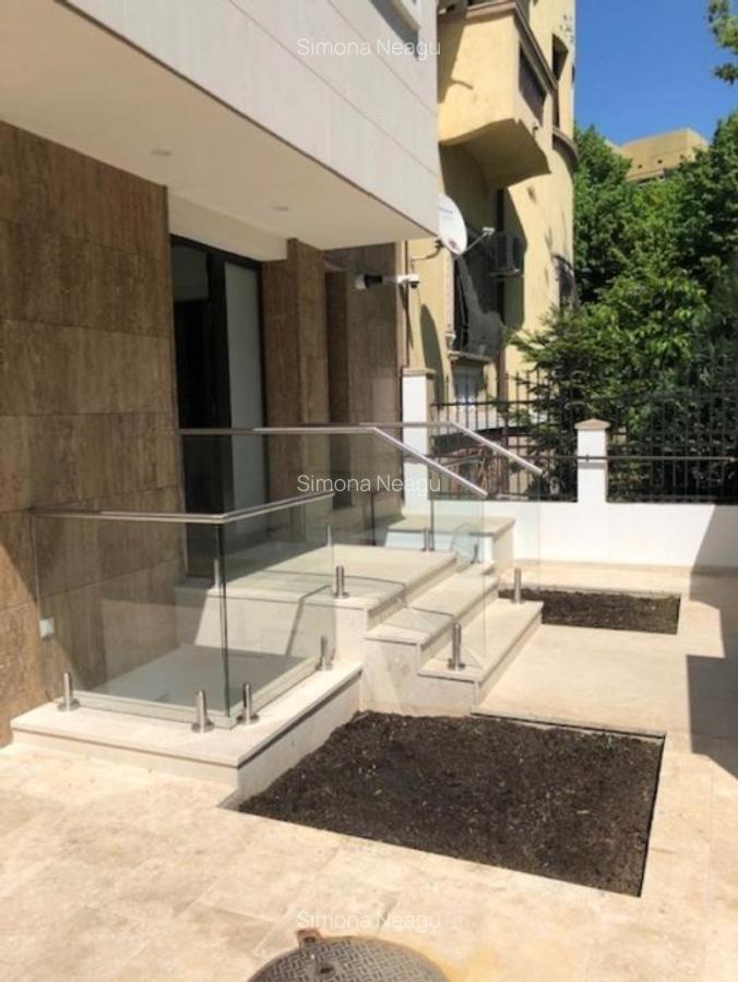 VILĂ MODERNĂ CU 8 CAMERE | ZONA DOROBANȚI - TVR | 300 MP UTILI | CURTE PRIVATĂ - 2