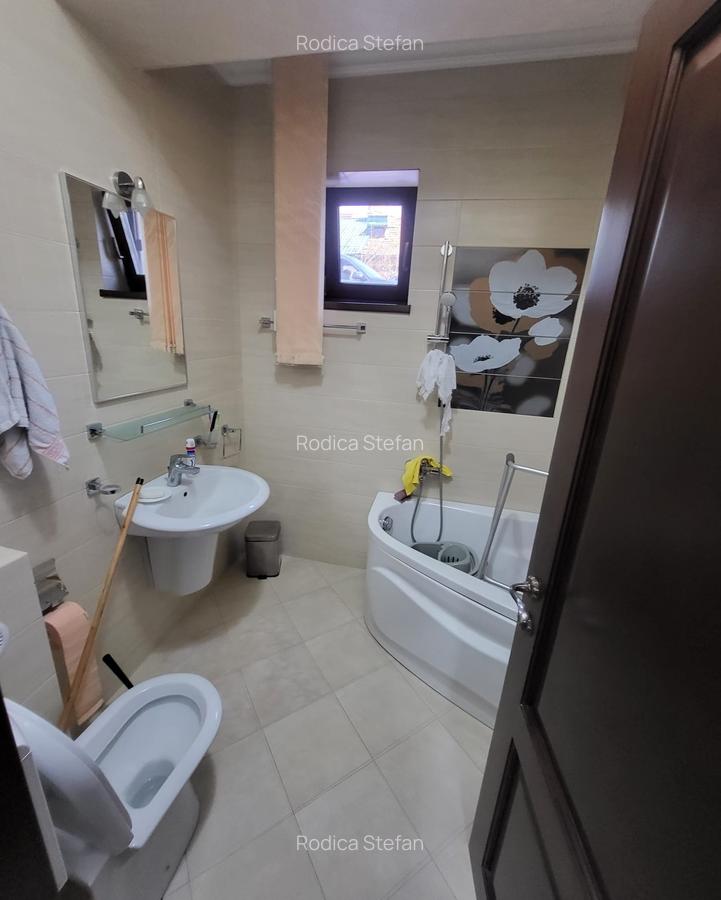 Apartament cu 4 camere decomandat în Dămăroaia - 5