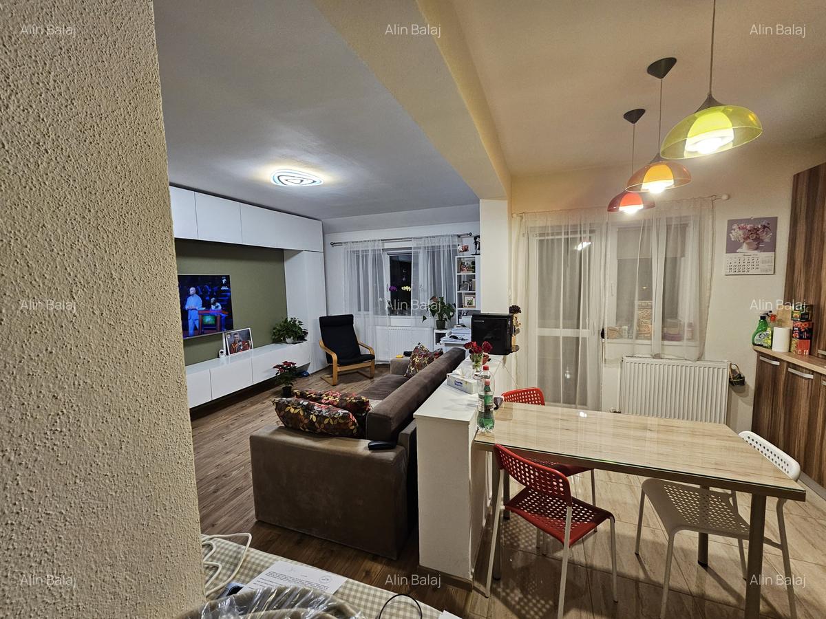 Apartament 3 camere, etajul 5, Mansardă, zona Lipovei, mobilat, comision 0% - 5