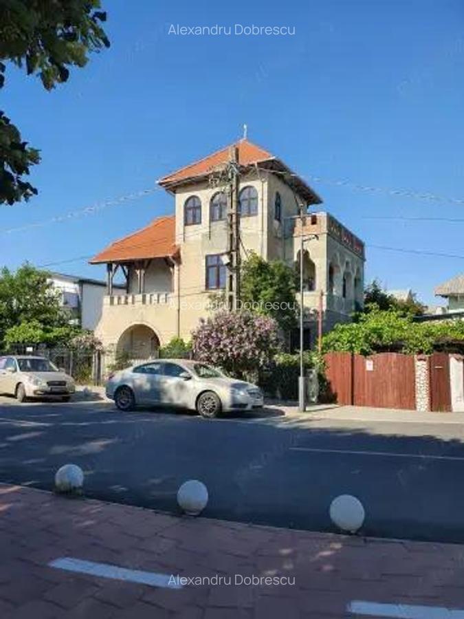 Vand vila Eforie Sud, domeniul Carmen Sylva, 16 camere, 5 bai, 385.000euro - 3