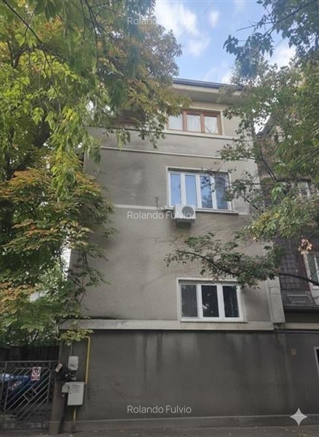 Vanzare apartament 3 camere in bloc mic, Polona - 1