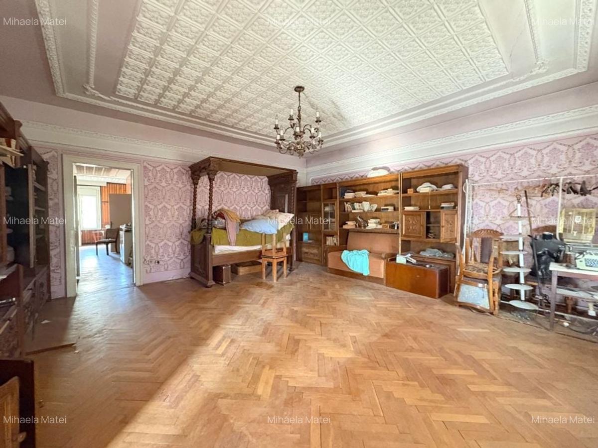 Apartament cu 4 camere decomandat în Central - 8