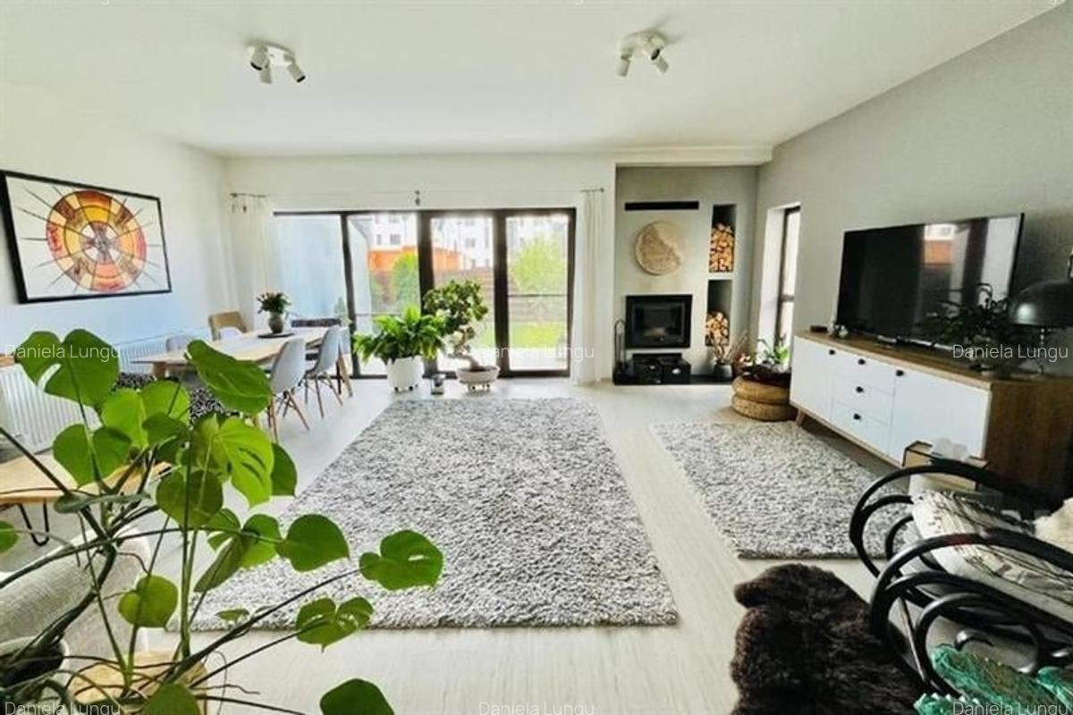 Rezidenta pe linie eleganta, living 25 mp,semineu,panouri fotovoltaice 3KW, cent - 12