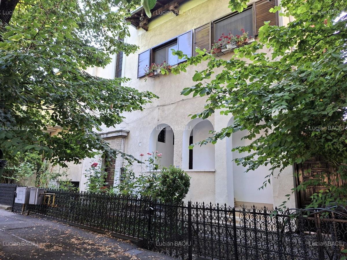 Investiție - 2 camere la mansardă 18 mp + pod 166 mp + teren 60 mp / comision 0% - 20