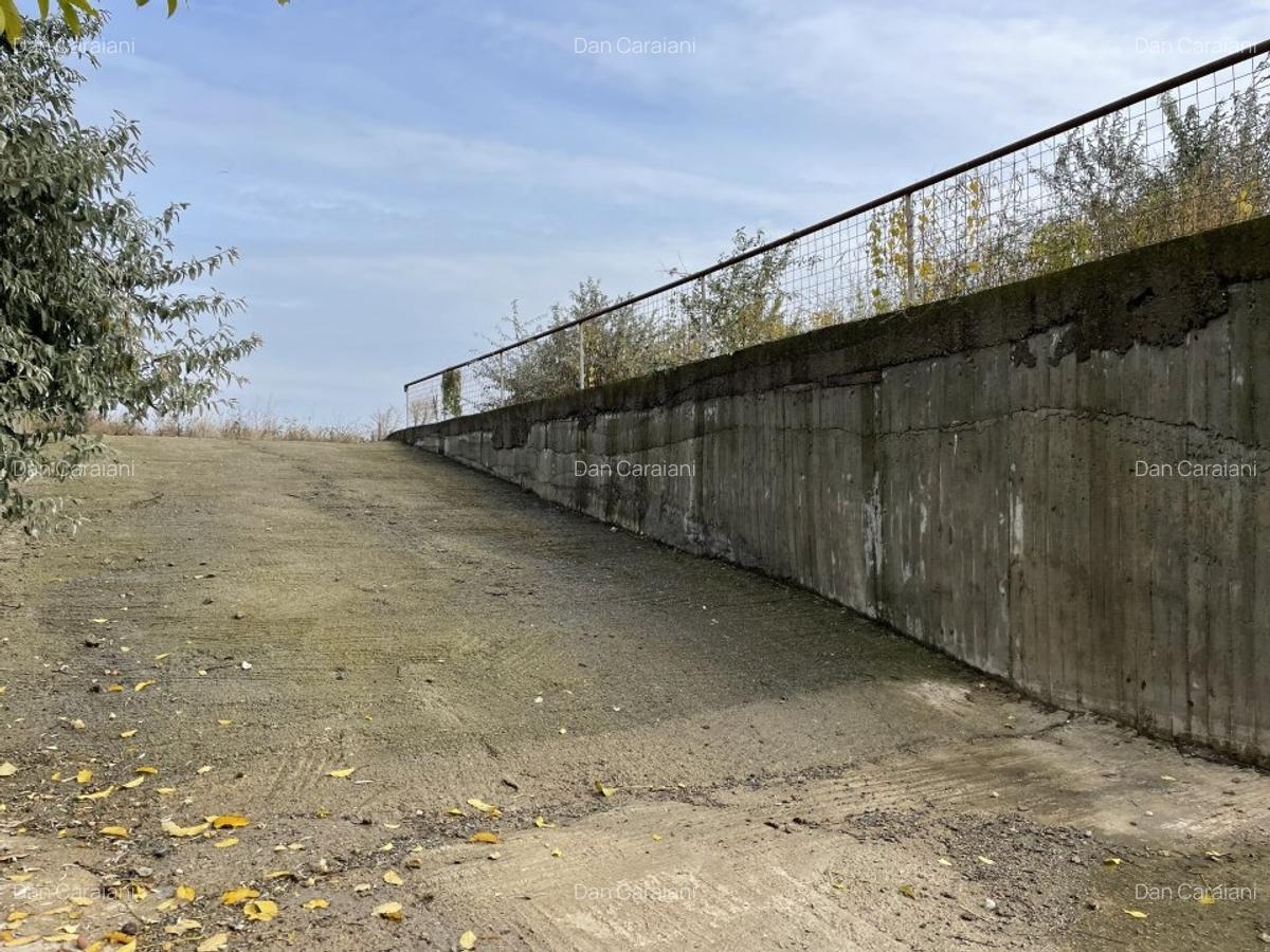 Ovidiu 6 ha teren intravilan construibil îngrădit și platforma betonata. - 13 Ovidiu 6 ha teren intravilan construibil îngrădit și platforma betonata. - 13