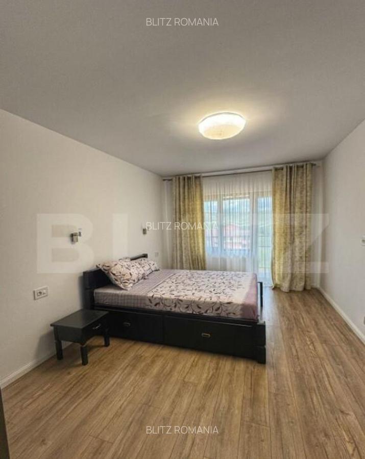 Apartament de vanzare, cu 3 camere, 82 mp, zona scolii - 6