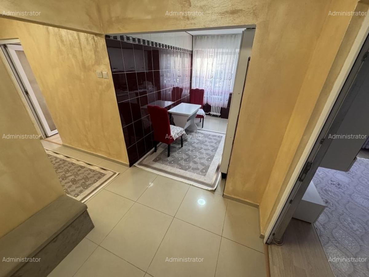 Apartament 3 camere zona Casa de Cultura - 10