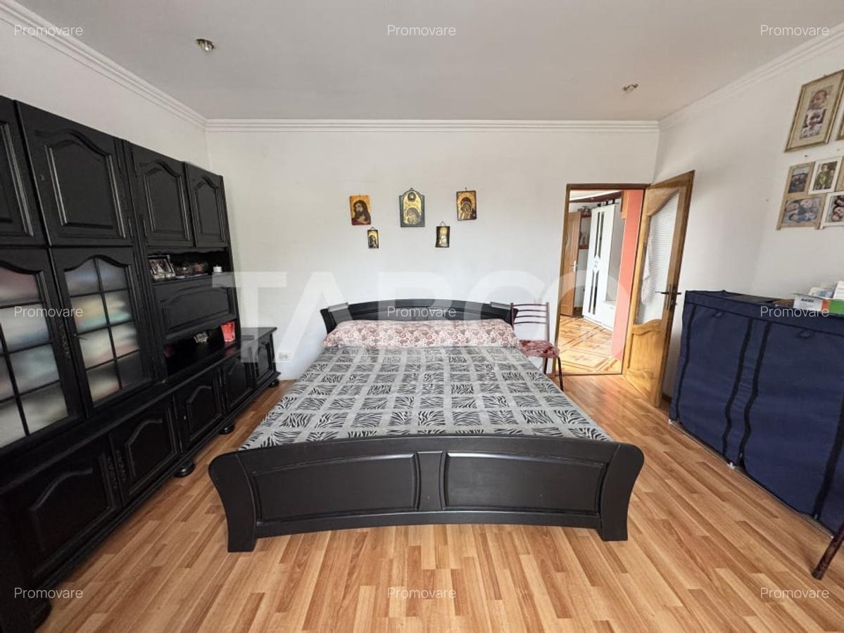 Casa singur in curte cu 4 camere pivnita teren 234 mp Terezian Sibiu - 12